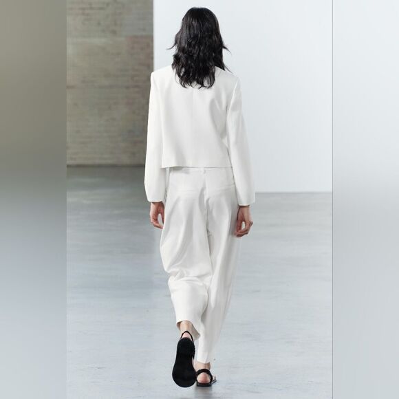 NWT ZARA WOMAN COLLECTION Cropped blazer made withโ25% linen WHITE - Picture 4 of 16